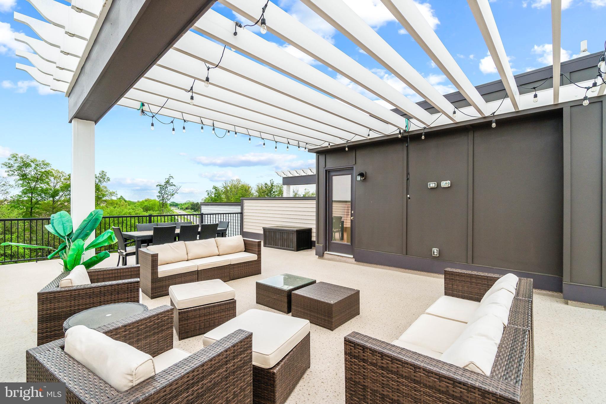 23110 Sullivans Cove Square Brambleton, VA 20148 - Photo 32 of 41 Roof top terrace