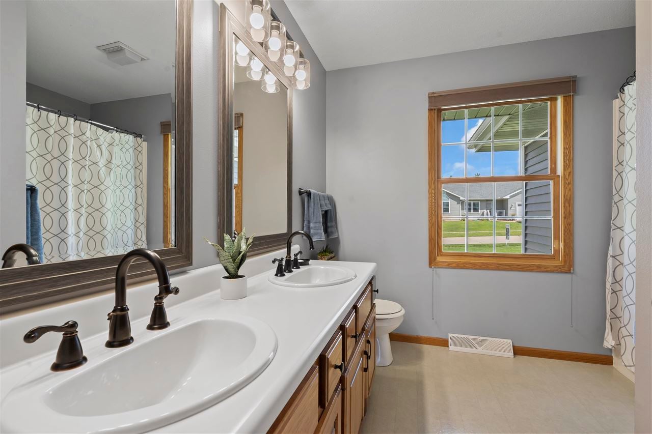 315 Partridge Avenue Marion, IA 52302 - Photo 12 of 24 Gallery Image 12