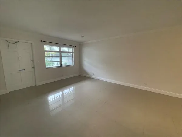 $1,850 | 2451 Lincoln Street, Unit 6, Hollywood, FL 33020