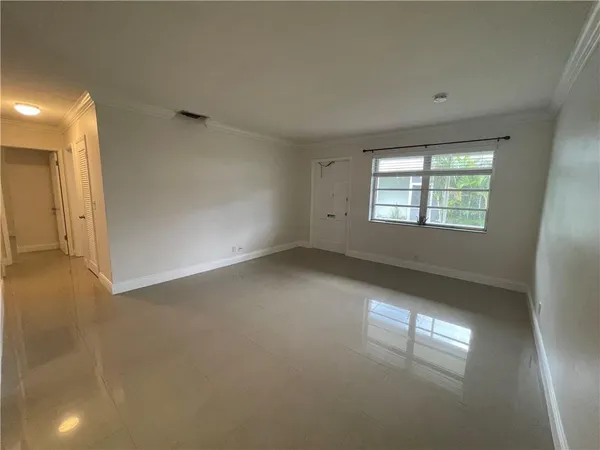 $1,850 | 2451 Lincoln Street, Unit 6, Hollywood, FL 33020