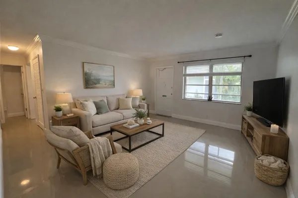 $1,850 | 2451 Lincoln Street, Unit 6, Hollywood, FL 33020