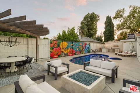 a view of a outdoor space with seating area