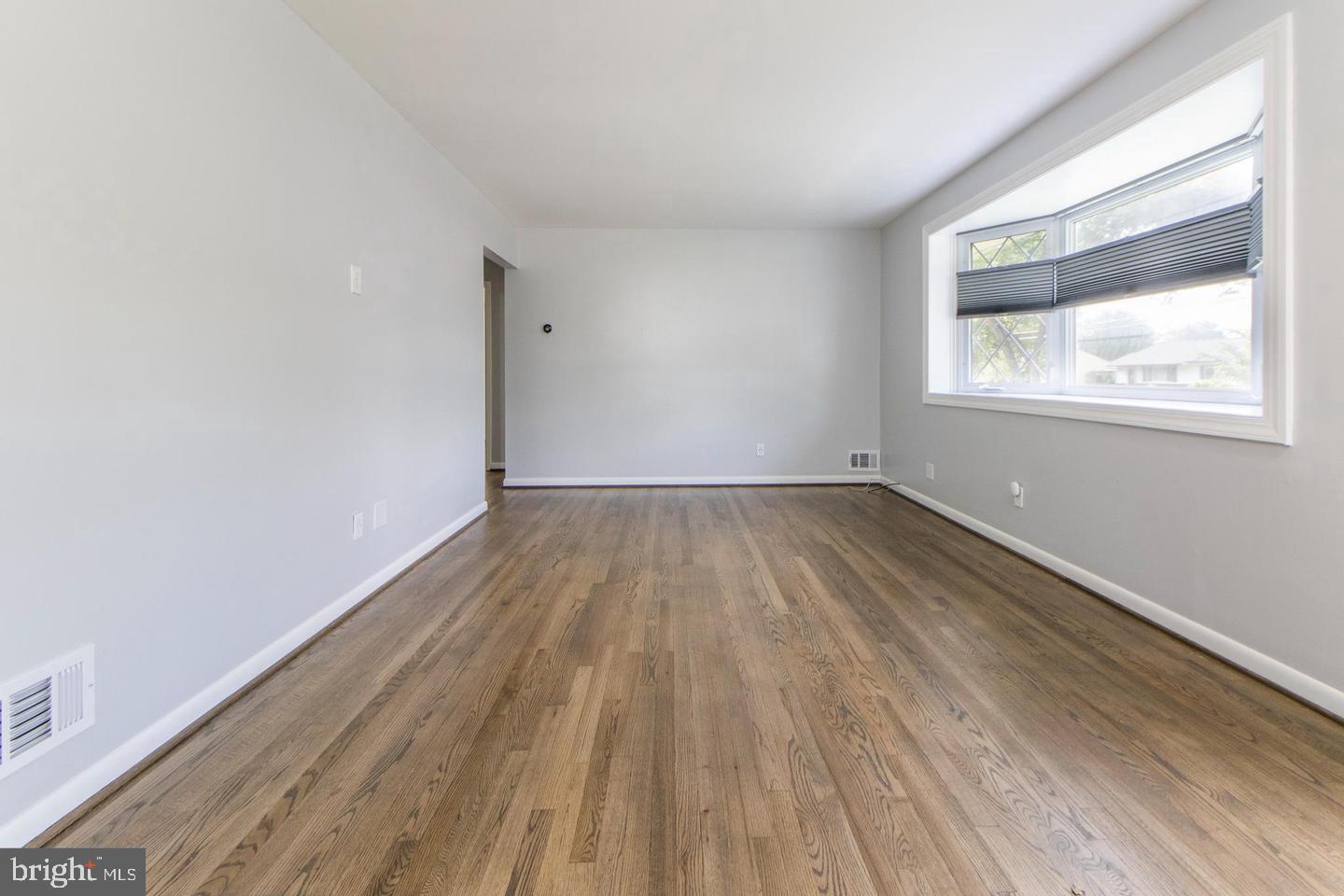 1100 Gilbert Road Rockville, MD 20851 - Photo 7 of 47 Living