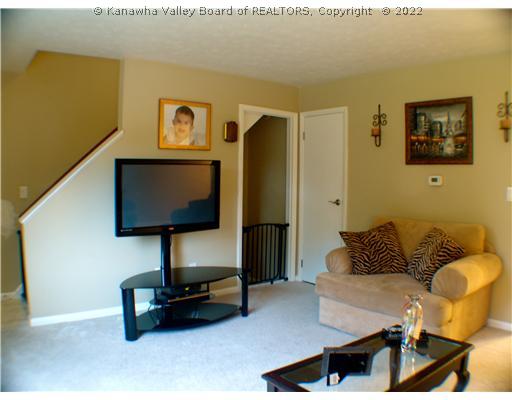 1816 Roundhill Road Charleston, WV 25314 - Photo 2 of 15 Living Room.