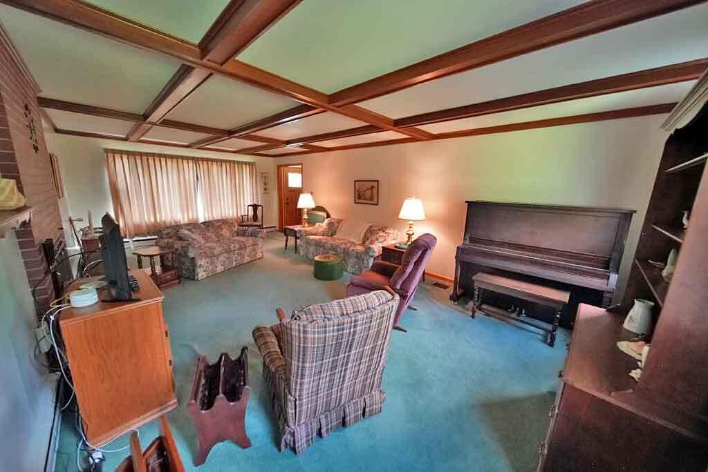 33 Maple Street Houlton, ME 04730 - Photo 20 of 80 full-length-living-room
