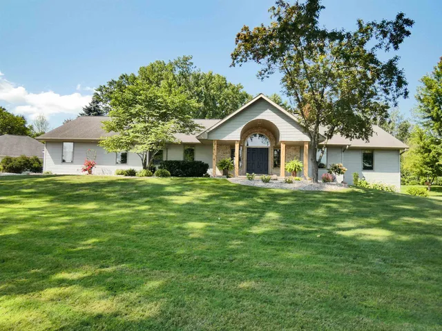 $574,900 | 2753 Summerset Circle, Suamico, WI 54173