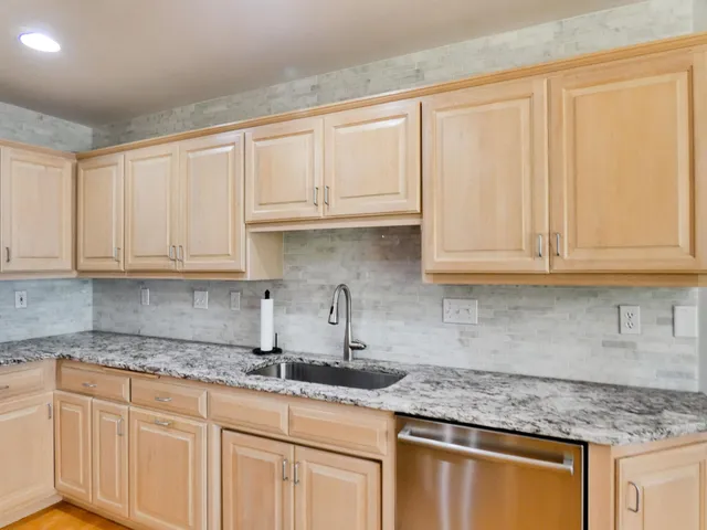 $574,900 | 2753 Summerset Circle, Suamico, WI 54173