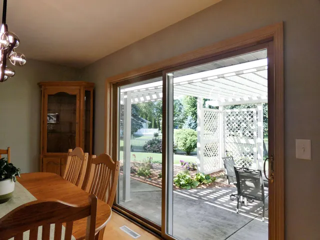 $574,900 | 2753 Summerset Circle, Suamico, WI 54173