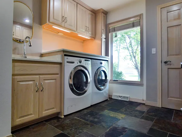 $574,900 | 2753 Summerset Circle, Suamico, WI 54173