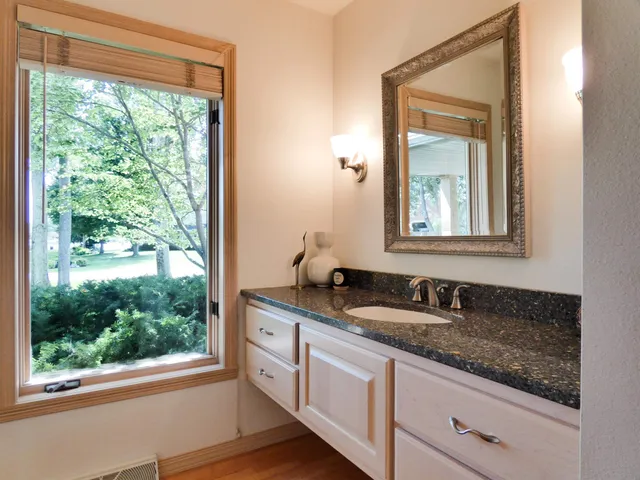 $574,900 | 2753 Summerset Circle, Suamico, WI 54173