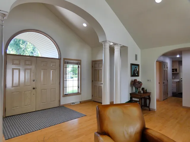 $574,900 | 2753 Summerset Circle, Suamico, WI 54173