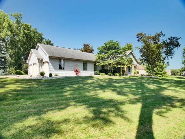 $574,900 | 2753 Summerset Circle, Suamico, WI 54173