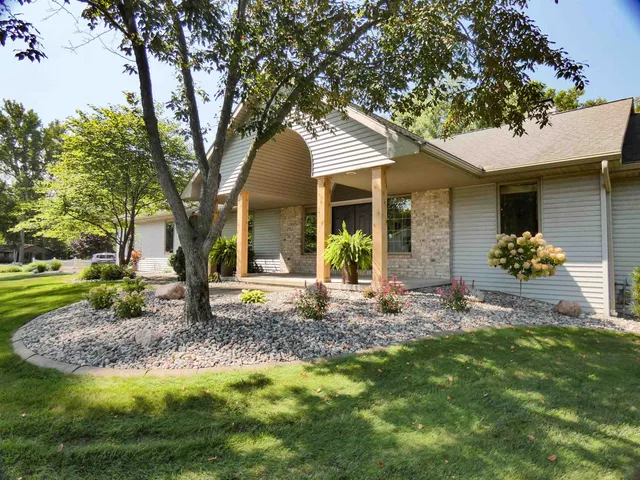 $574,900 | 2753 Summerset Circle, Suamico, WI 54173