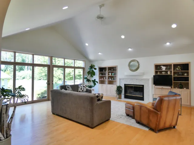 $574,900 | 2753 Summerset Circle, Suamico, WI 54173