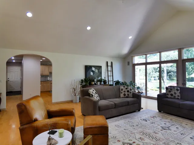 $574,900 | 2753 Summerset Circle, Suamico, WI 54173