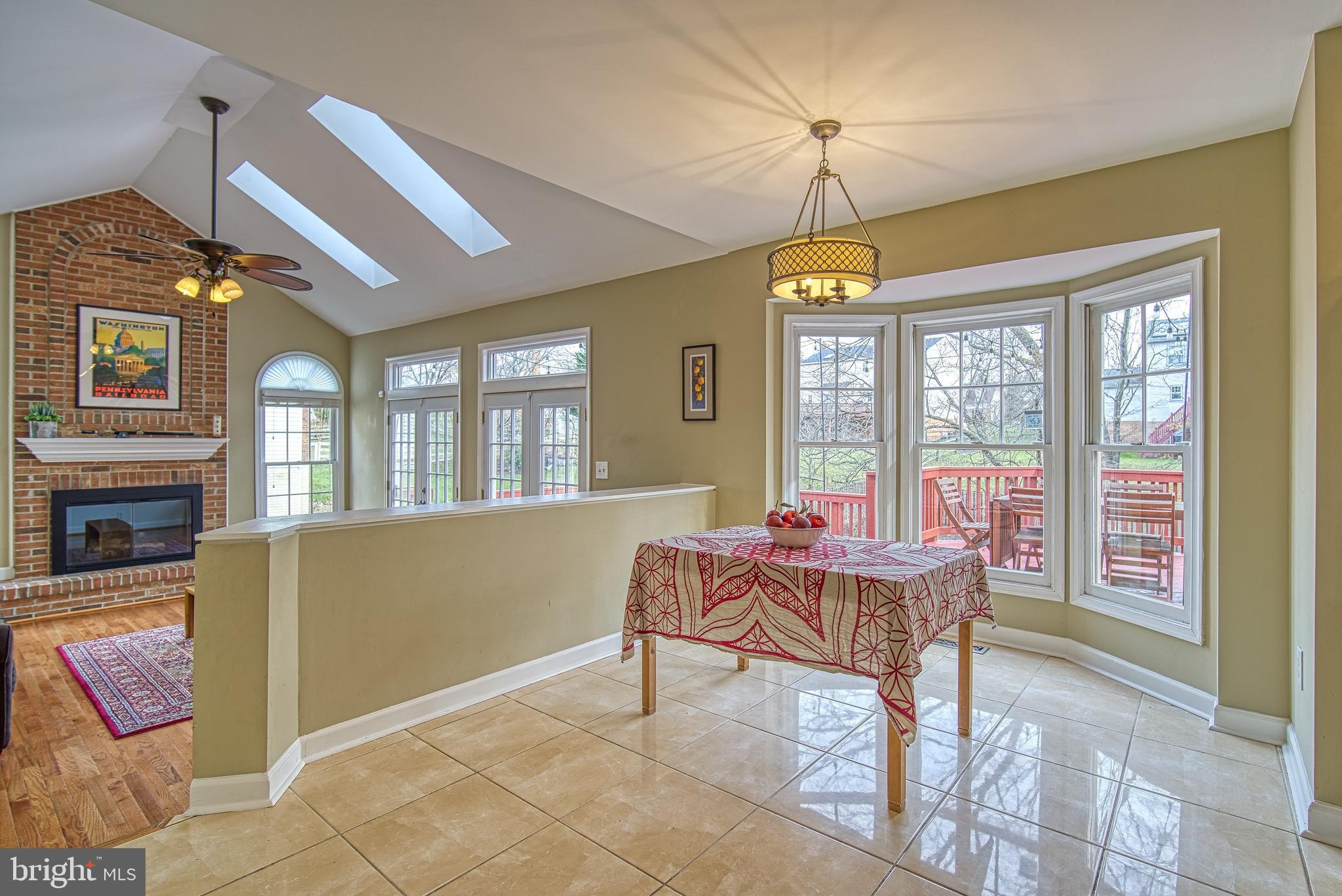 14539 Cutstone Way Silver Spring, MD 20905 - Photo 13 of 34 Eat-in space boasts bay window for great light!
