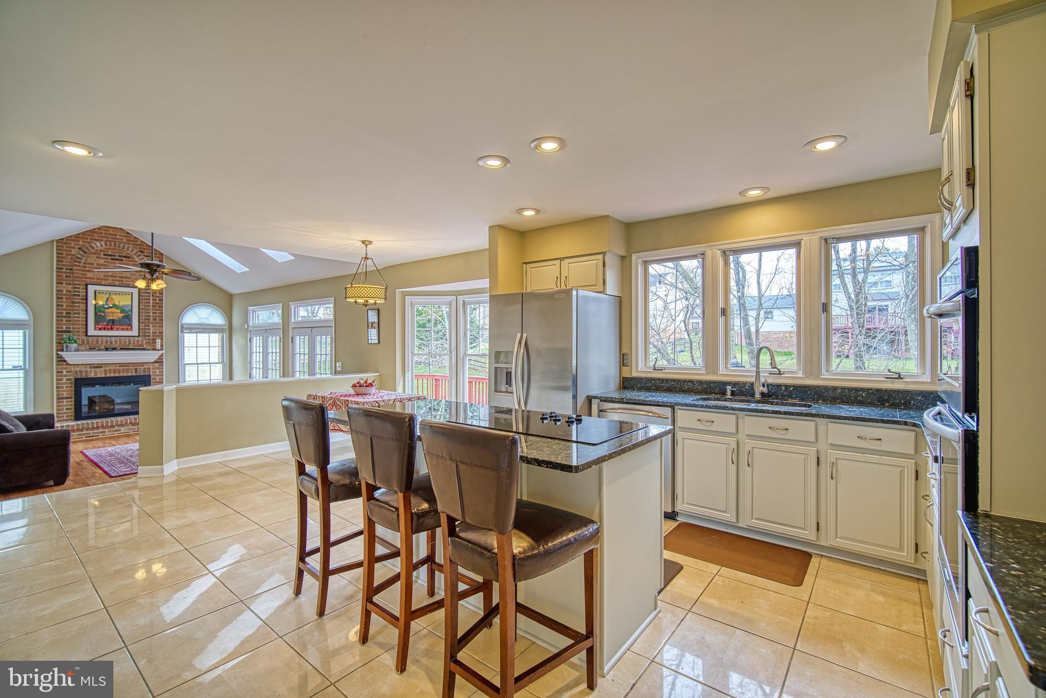 14539 Cutstone Way Silver Spring, MD 20905 - Photo 7 of 34 Seating at breakfast bar or more room for prep!