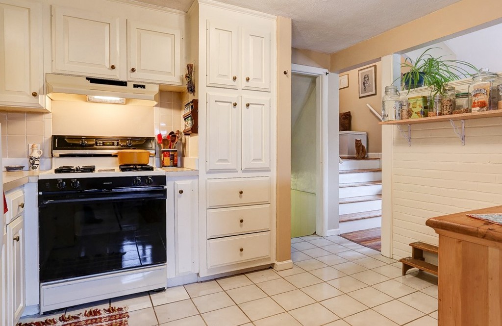 15 Pine Road Beverly, MA 01915 - Photo 3 of 22 Gallery Image 3