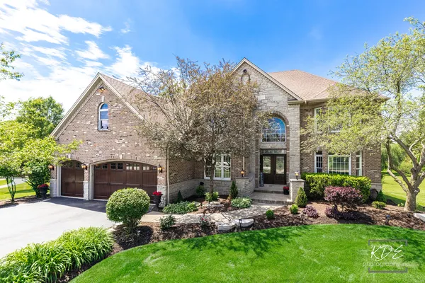 $1,165,000 | 4443 Esquire Circle, Naperville, IL 60564