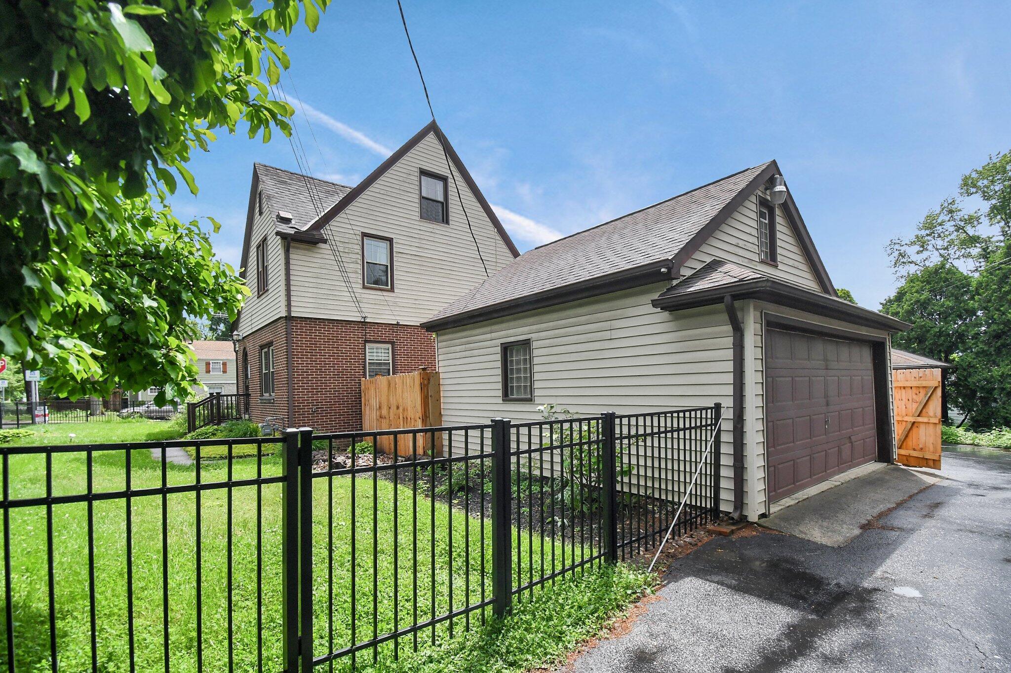 4433 Zeller Road Columbus, OH 43214 - Photo 29 of 34 Newly fenced yard