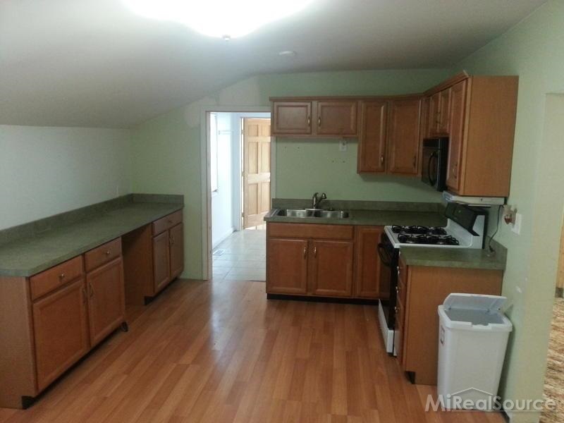 5605 Sheridan Line Road Croswell, MI 48422 - Photo 6 of 11 31225615-5.JPG