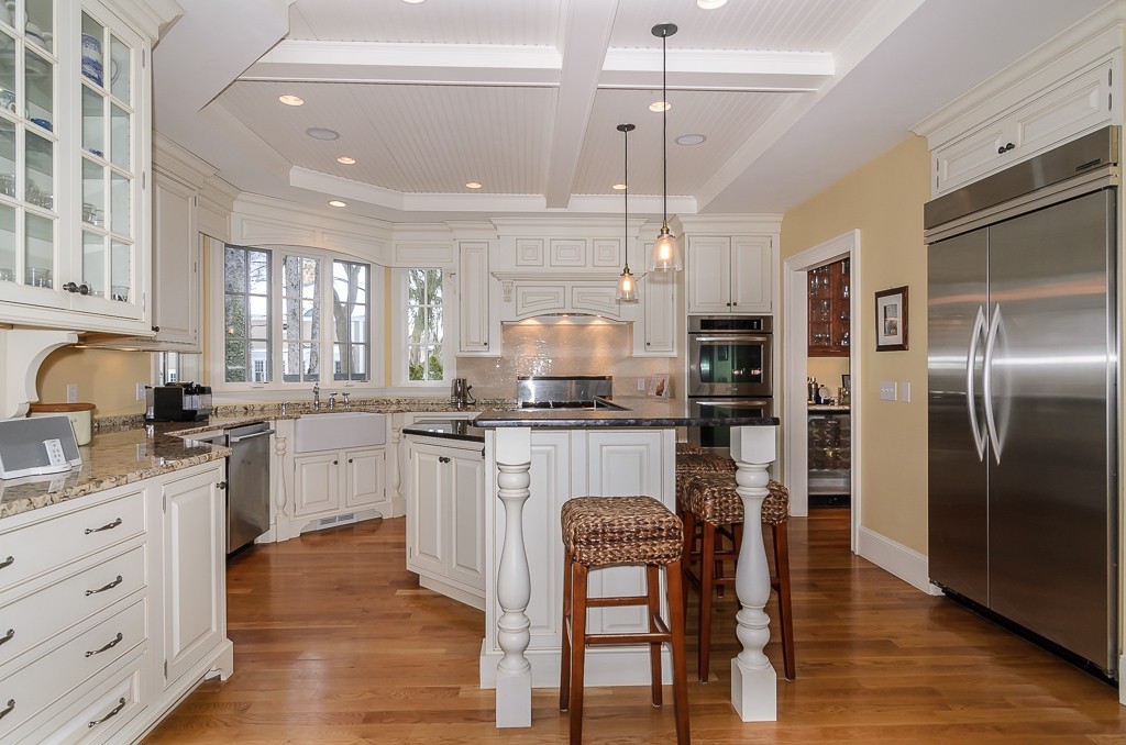 9 Mayo Road Wellesley, MA 02482 - Photo 13 of 30