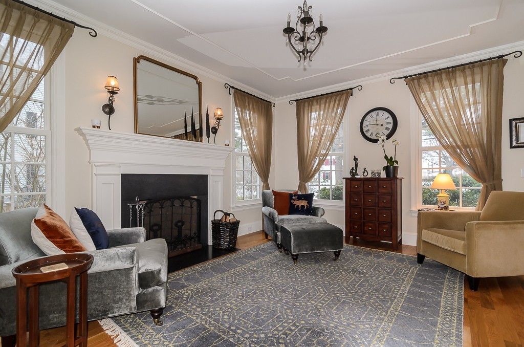 9 Mayo Road Wellesley, MA 02482 - Photo 8 of 30