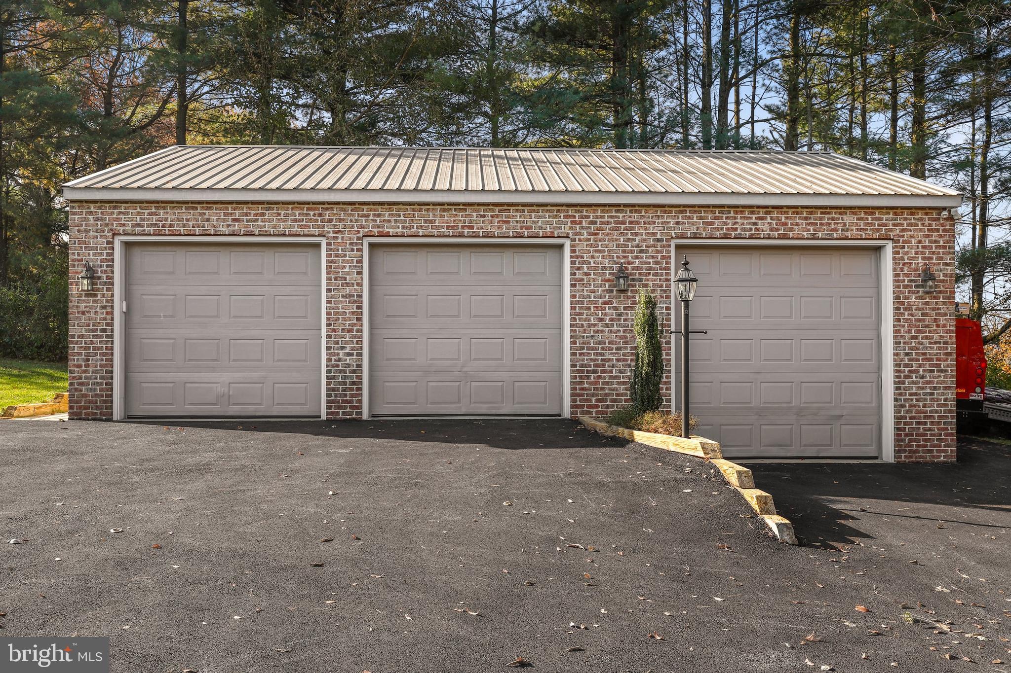 6111 Ravenwood Road Mount Airy, MD 21771 - Photo 3 of 41 Gallery Image 3