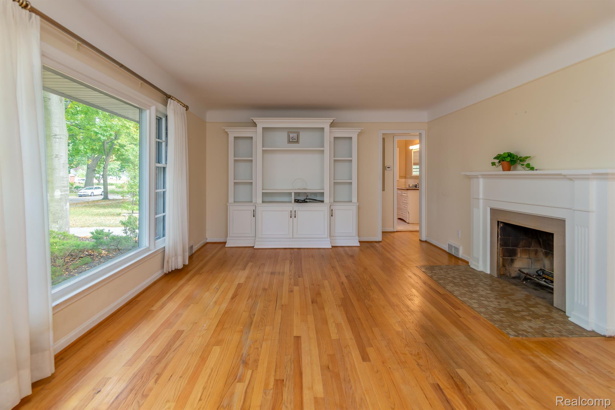 527 West Webster Road Royal Oak, MI 48073 - Photo 2 of 28 Gallery Image 2