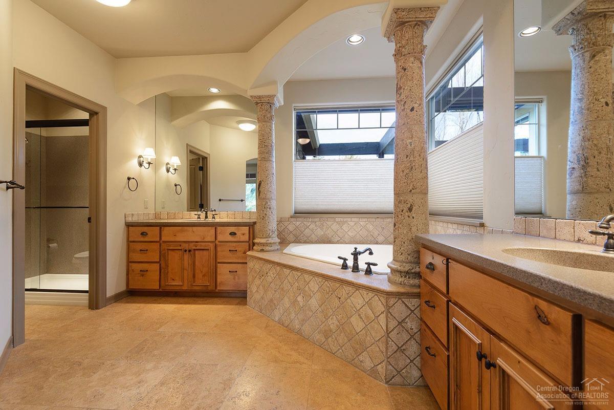 61218 Ridgewater Loop Bend, OR 97702 - Photo 14 of 25 Additional Photo