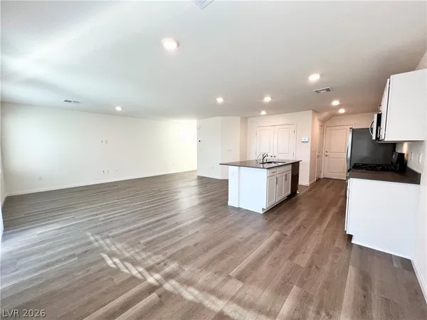 $2,300 | 2625 Dahlia Fls Avenue, North Las Vegas, NV 89081