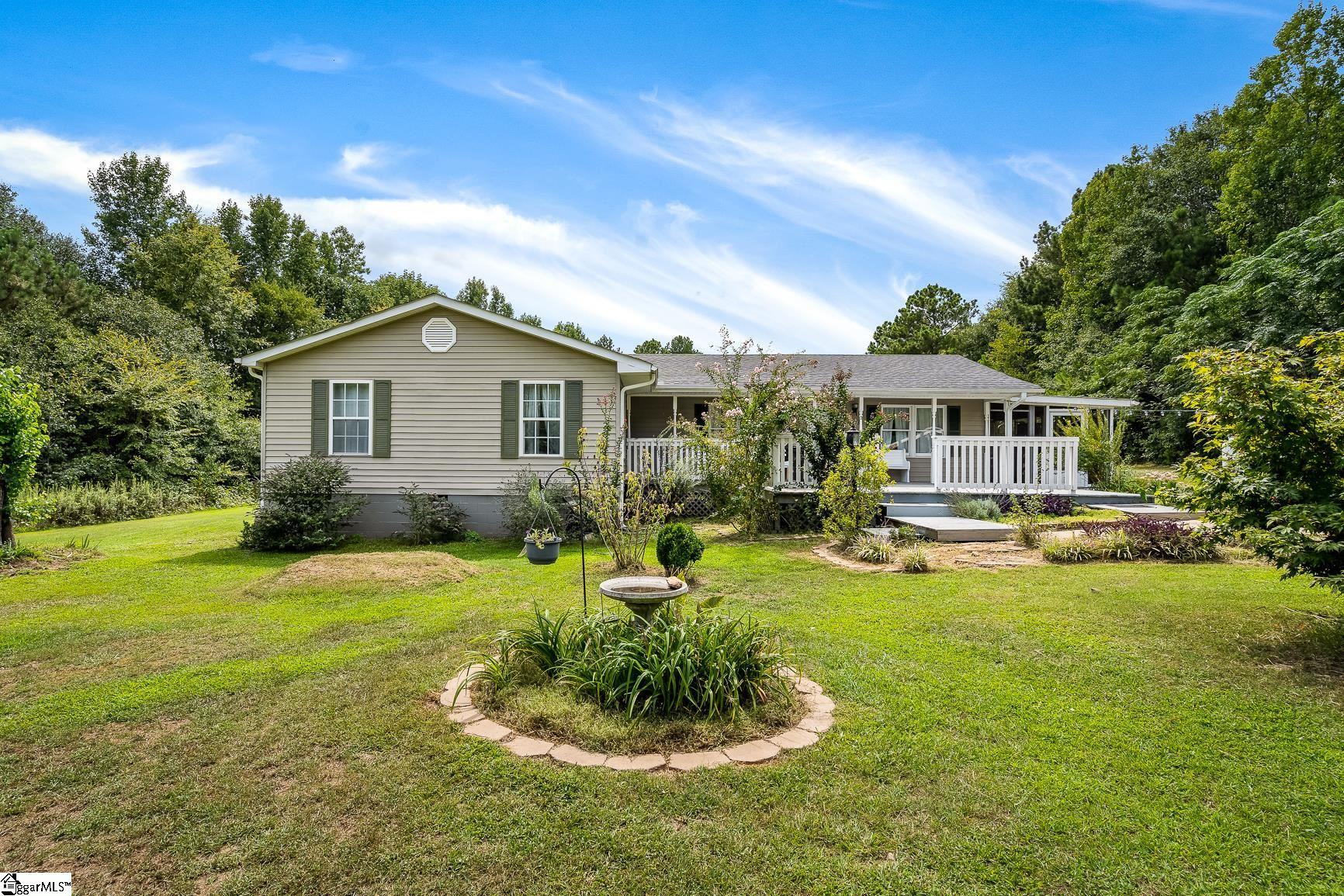 308 Bagwell Road Gray Court, SC 29645 - Photo 2 of 27