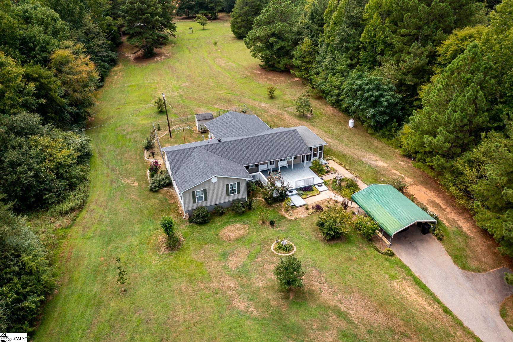 308 Bagwell Road Gray Court, SC 29645 - Photo 3 of 27