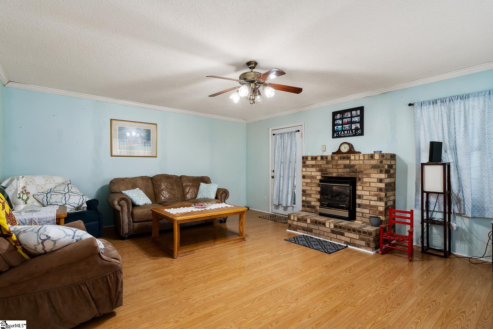308 Bagwell Road Gray Court, SC 29645 - Photo 6 of 27