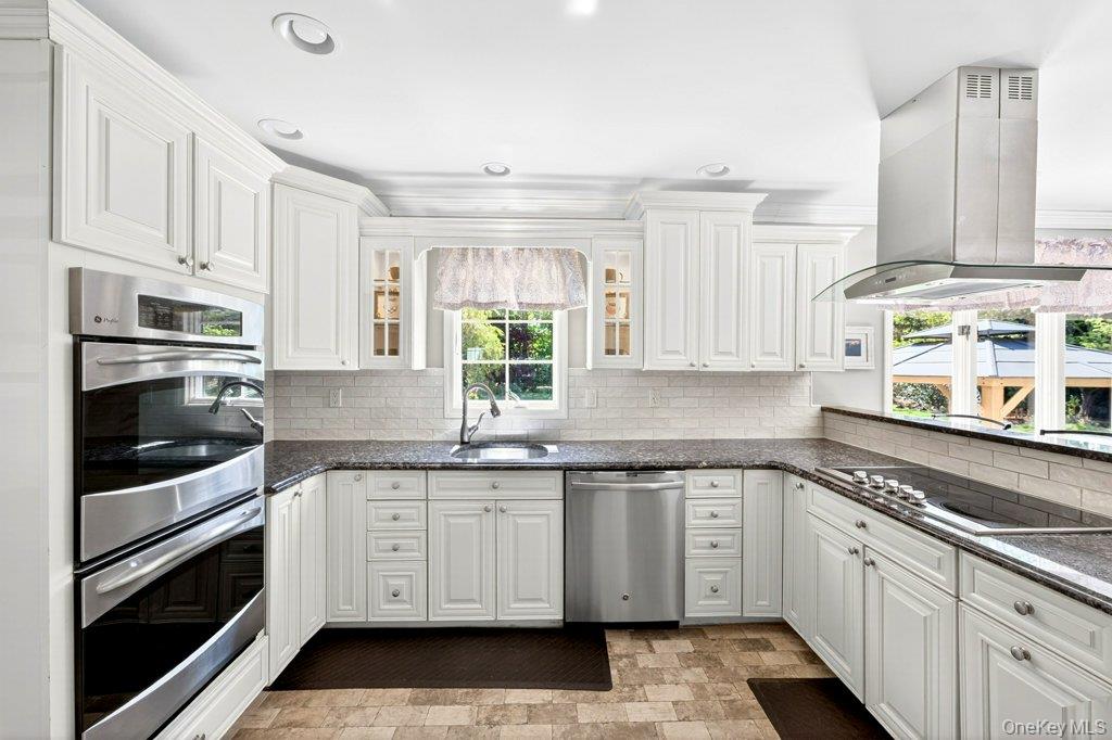 3 Orchard Road East Patchogue, NY 11772 - Photo 12 of 41