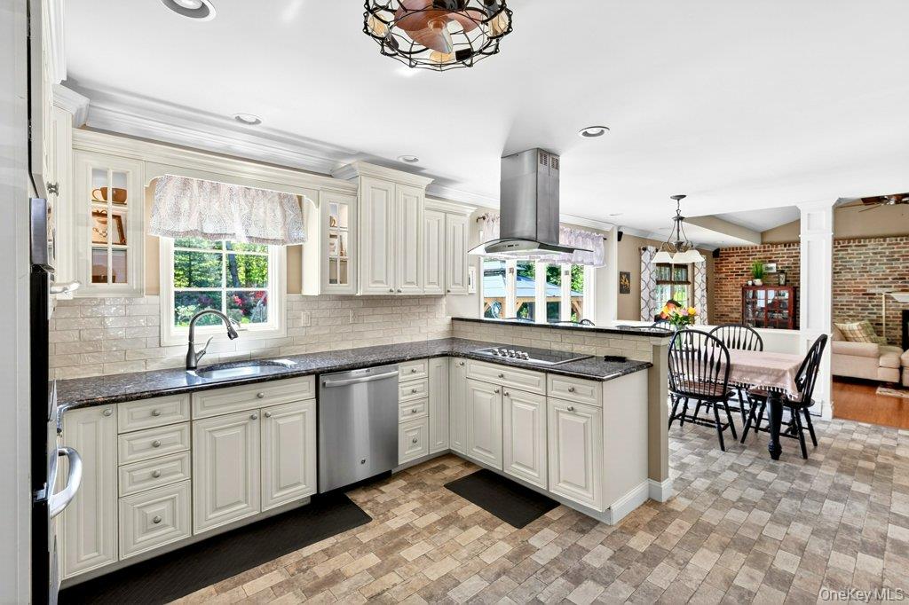 3 Orchard Road East Patchogue, NY 11772 - Photo 10 of 41