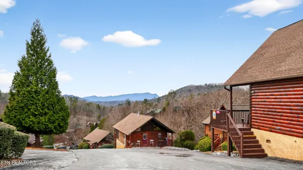 $446,752 | 1629 Pinewood Way, Sevierville, TN 37862