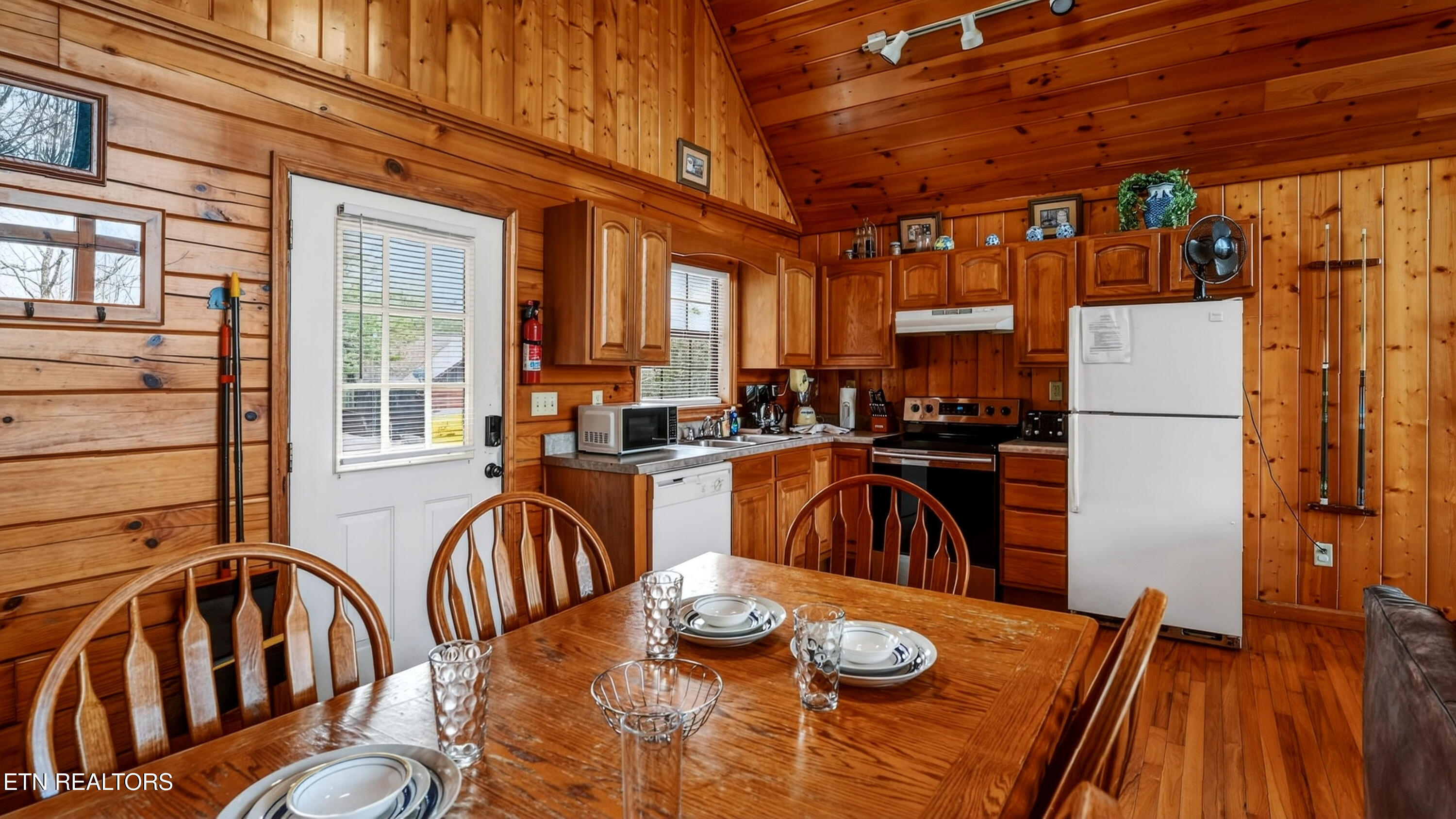 1629 Pinewood Way Sevierville, TN 37862 - Photo 7 of 24 New Direction Real estate -1629 Pinewood