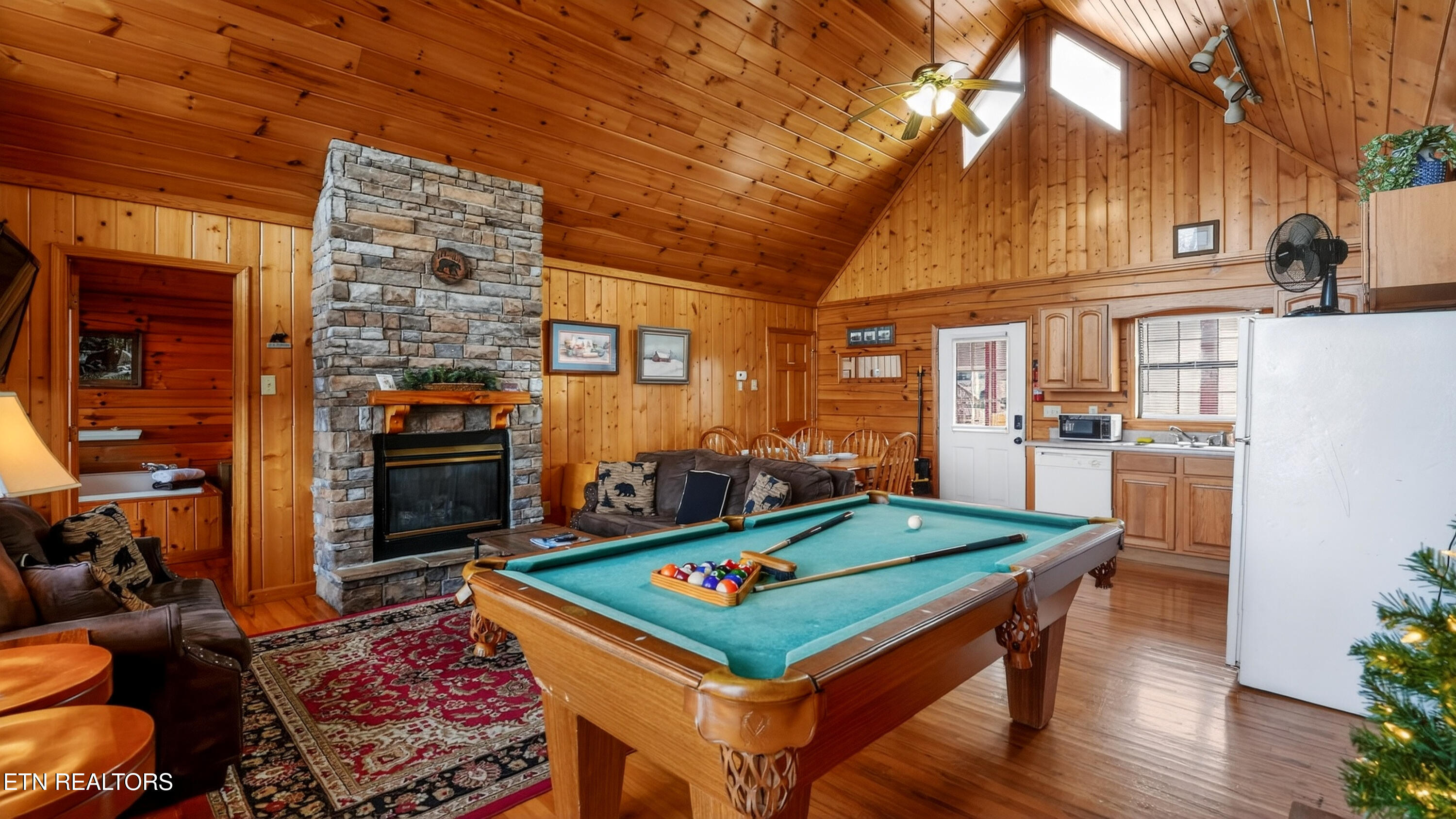 1629 Pinewood Way Sevierville, TN 37862 - Photo 10 of 24 New Direction Real estate -1629 Pinewood