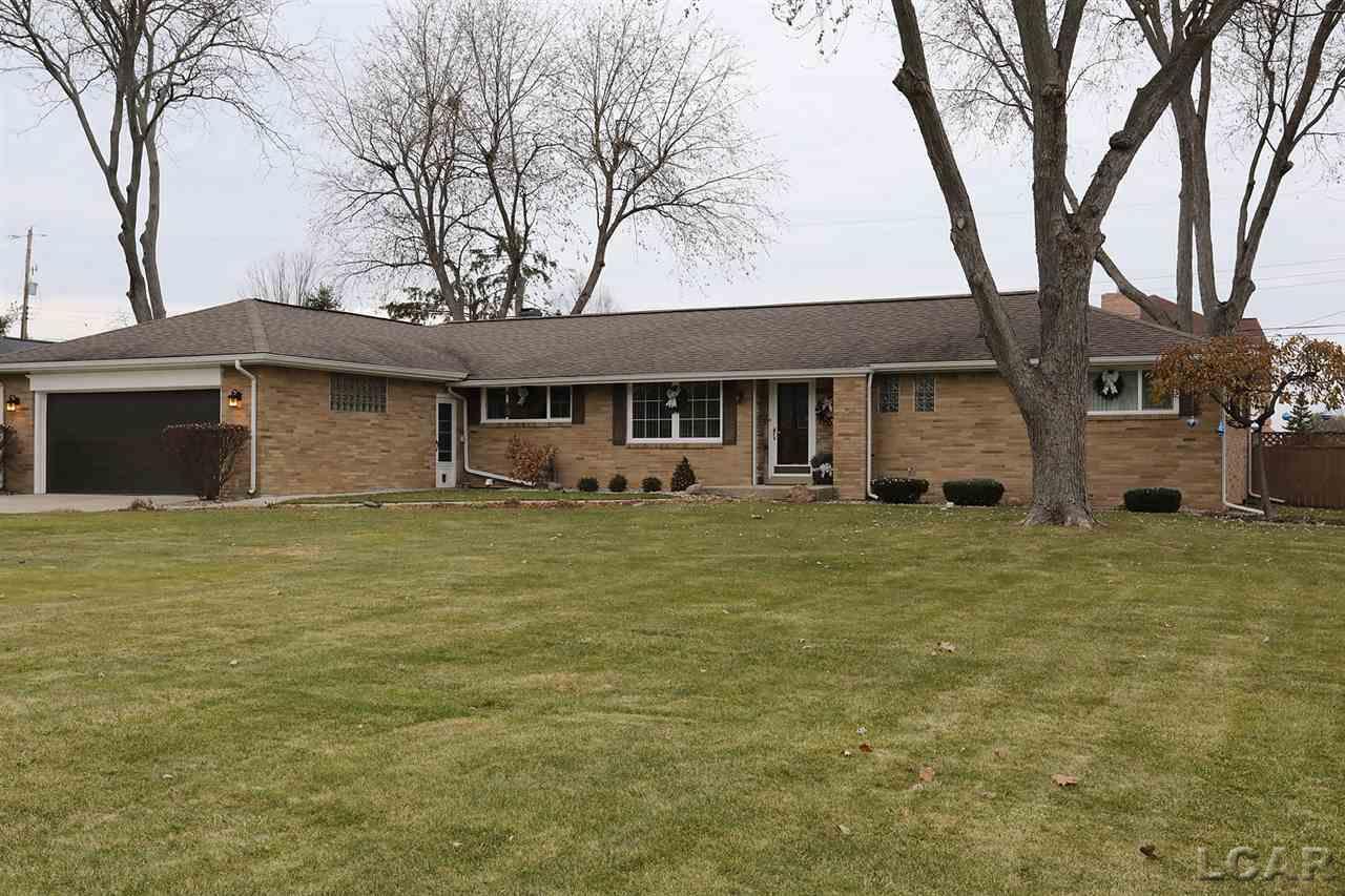 1310 Trenton Road Adrian, MI 49221 - Photo 3 of 30 31336341-2.JPG