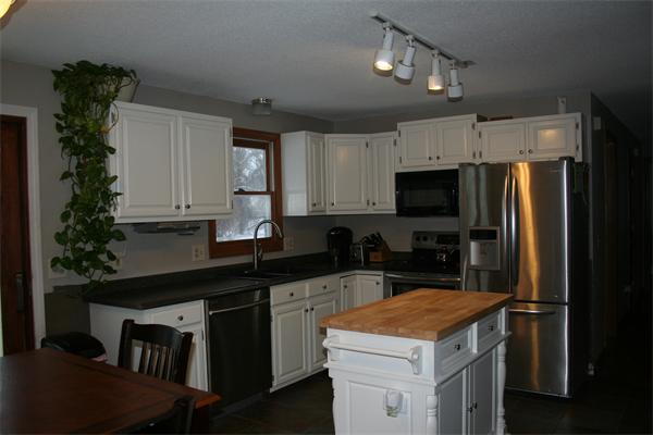 108 Ludlow Road Chicopee, MA 01022 - Photo 3 of 29 Gallery Image 3