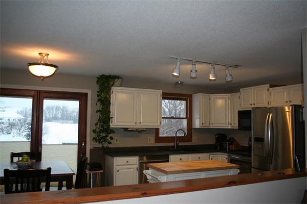 108 Ludlow Road Chicopee, MA 01022 - Photo 5 of 29 Gallery Image 5