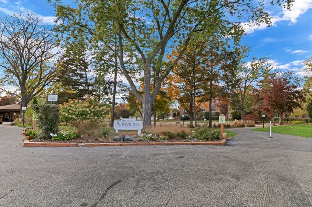 $215,000 | 1107 South Old Wilke Road, Unit 201, Rolling Meadows, IL 60005