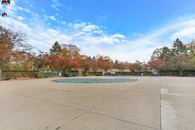 $215,000 | 1107 South Old Wilke Road, Unit 201, Rolling Meadows, IL 60005