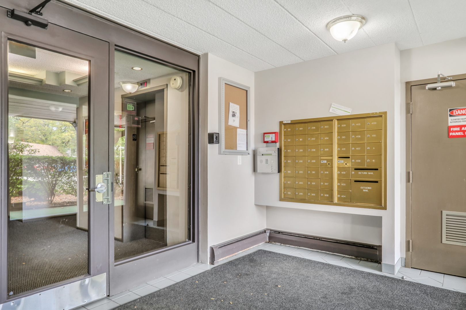 1107 South Old Wilke Road, Unit 201 Rolling Meadows, IL 60005 - Photo 3 of 33