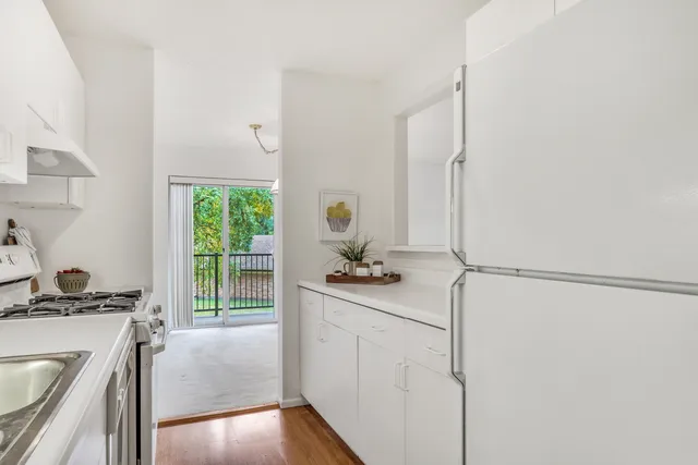 $215,000 | 1107 South Old Wilke Road, Unit 201, Rolling Meadows, IL 60005