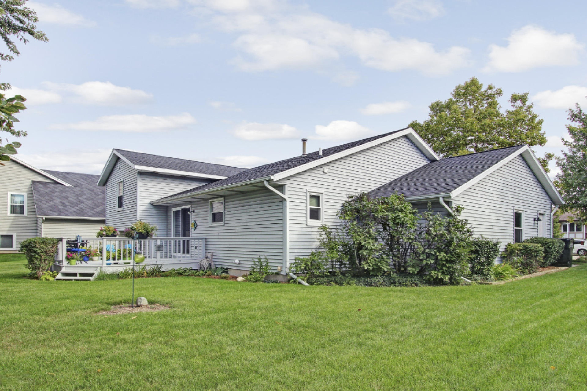 1209 Wellington Road Holland, MI 49423 - Photo 4 of 32 IMG_9434_5_6