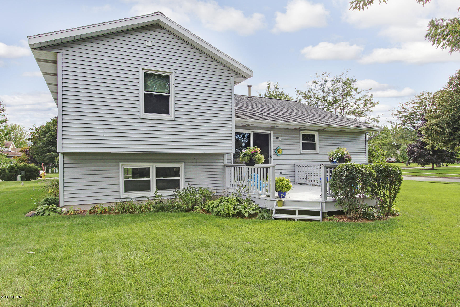 1209 Wellington Road Holland, MI 49423 - Photo 6 of 32 IMG_9440_1_2