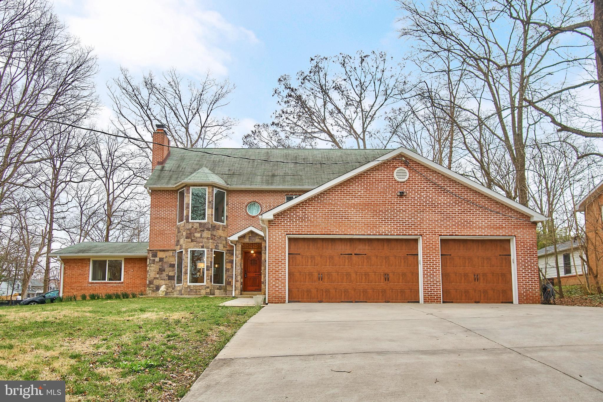 7300 Oriole Avenue Springfield, VA 22150 - Photo 2 of 31 3 car garage