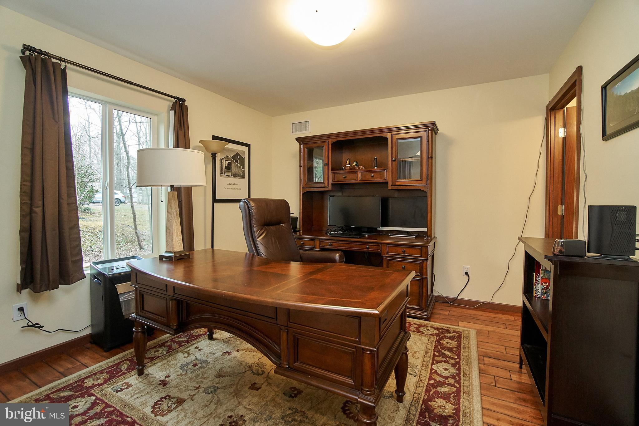 7300 Oriole Avenue Springfield, VA 22150 - Photo 20 of 31 main level bedroom #5 with en suite (or office)